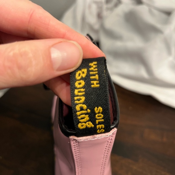 Dr. Martens 1460 Patent leather Pale Pink Combat Boots Barbiecore size 8 women’s - Picture 5 of 14